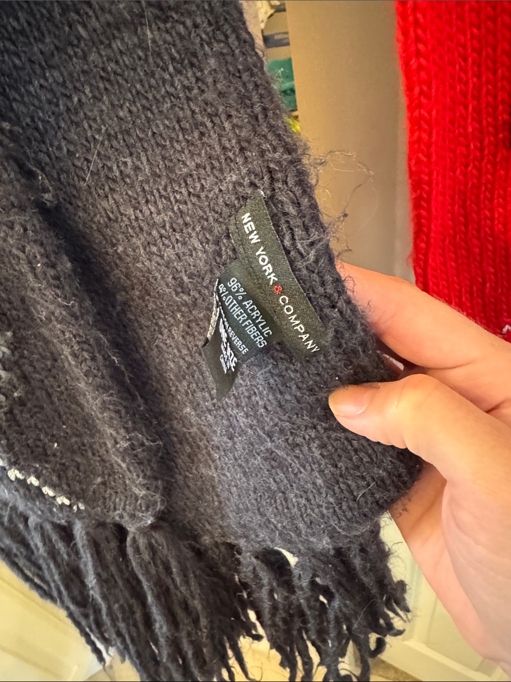 NY&Co Scarves - Black and Red bundle - Picture 2 of 9